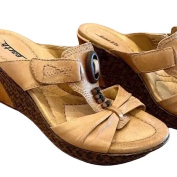 Women's Earth Sand Tan Leather 3 1/4” Wedge Sandals Size 7.5 - Picture 1 of 10